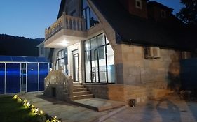 Viva Hotel Gabala With A Hot Outdoor Pool ,Sauna And Waterfall